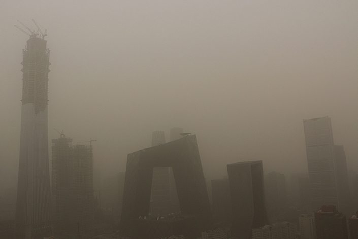 Trung Quốc lại hứng chịu bão cát nặng nề, ô nhiễm tăng, tầm nhìn giảm